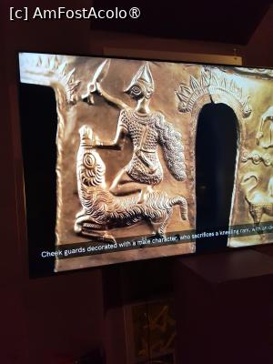 [P13] Detaliu decoraţiuni pe coiful de la Coţofenesti » foto by Michi
 - 
<span class="allrVoted glyphicon glyphicon-heart hidden" id="av1526085"></span>
<a class="m-l-10 hidden" id="sv1526085" onclick="voting_Foto_DelVot(,1526085,20188)" role="button">șterge vot <span class="glyphicon glyphicon-remove"></span></a>
<a id="v91526085" class=" c-red"  onclick="voting_Foto_SetVot(1526085)" role="button"><span class="glyphicon glyphicon-heart-empty"></span> <b>LIKE</b> = Votează poza</a> <img class="hidden"  id="f1526085W9" src="/imagini/loader.gif" border="0" /><span class="AjErrMes hidden" id="e1526085ErM"></span>