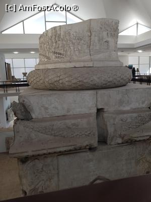[P05] Asezarea vitrinei este lângă balustrada spre un tronson al Columnei lui Traian » foto by Michi
 - 
<span class="allrVoted glyphicon glyphicon-heart hidden" id="av1526077"></span>
<a class="m-l-10 hidden" id="sv1526077" onclick="voting_Foto_DelVot(,1526077,20188)" role="button">șterge vot <span class="glyphicon glyphicon-remove"></span></a>
<a id="v91526077" class=" c-red"  onclick="voting_Foto_SetVot(1526077)" role="button"><span class="glyphicon glyphicon-heart-empty"></span> <b>LIKE</b> = Votează poza</a> <img class="hidden"  id="f1526077W9" src="/imagini/loader.gif" border="0" /><span class="AjErrMes hidden" id="e1526077ErM"></span>