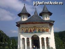 [P16] Pictură exterioară, biserica 'Sf. Teodora de la Sihla', Mănăstirea Sihăstria. Neamţ, România.  » foto by traian.leuca †
 - 
<span class="allrVoted glyphicon glyphicon-heart hidden" id="av410154"></span>
<a class="m-l-10 hidden" id="sv410154" onclick="voting_Foto_DelVot(,410154,20199)" role="button">șterge vot <span class="glyphicon glyphicon-remove"></span></a>
<a id="v9410154" class=" c-red"  onclick="voting_Foto_SetVot(410154)" role="button"><span class="glyphicon glyphicon-heart-empty"></span> <b>LIKE</b> = Votează poza</a> <img class="hidden"  id="f410154W9" src="/imagini/loader.gif" border="0" /><span class="AjErrMes hidden" id="e410154ErM"></span>