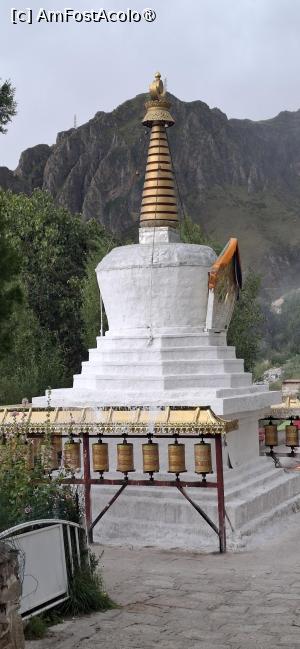 [P08] Lhasa - Manastirea Drepung. Stupa. » foto by iulianic
 - 
<span class="allrVoted glyphicon glyphicon-heart hidden" id="av1499889"></span>
<a class="m-l-10 hidden" id="sv1499889" onclick="voting_Foto_DelVot(,1499889,20352)" role="button">șterge vot <span class="glyphicon glyphicon-remove"></span></a>
<a id="v91499889" class=" c-red"  onclick="voting_Foto_SetVot(1499889)" role="button"><span class="glyphicon glyphicon-heart-empty"></span> <b>LIKE</b> = Votează poza</a> <img class="hidden"  id="f1499889W9" src="/imagini/loader.gif" border="0" /><span class="AjErrMes hidden" id="e1499889ErM"></span>