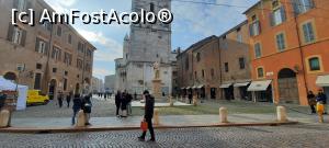 [P18] Modena, Piazza della Torre, Monumento ad A. Tassoni, în spate se vede o parte din Torre Ghirlandina » foto by mprofeanu
 - 
<span class="allrVoted glyphicon glyphicon-heart hidden" id="av1347663"></span>
<a class="m-l-10 hidden" id="sv1347663" onclick="voting_Foto_DelVot(,1347663,20366)" role="button">șterge vot <span class="glyphicon glyphicon-remove"></span></a>
<a id="v91347663" class=" c-red"  onclick="voting_Foto_SetVot(1347663)" role="button"><span class="glyphicon glyphicon-heart-empty"></span> <b>LIKE</b> = Votează poza</a> <img class="hidden"  id="f1347663W9" src="/imagini/loader.gif" border="0" /><span class="AjErrMes hidden" id="e1347663ErM"></span>