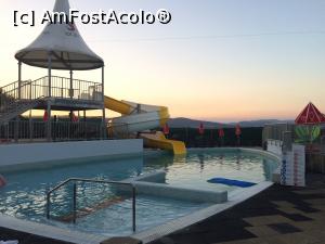 [P06] AquaPark Arsenal Orăștie - SunWaves, piscina pentru copii cu un tobogan excelent pentru ei » foto by sunflower
 - 
<span class="allrVoted glyphicon glyphicon-heart hidden" id="av887072"></span>
<a class="m-l-10 hidden" id="sv887072" onclick="voting_Foto_DelVot(,887072,20446)" role="button">șterge vot <span class="glyphicon glyphicon-remove"></span></a>
<a id="v9887072" class=" c-red"  onclick="voting_Foto_SetVot(887072)" role="button"><span class="glyphicon glyphicon-heart-empty"></span> <b>LIKE</b> = Votează poza</a> <img class="hidden"  id="f887072W9" src="/imagini/loader.gif" border="0" /><span class="AjErrMes hidden" id="e887072ErM"></span>