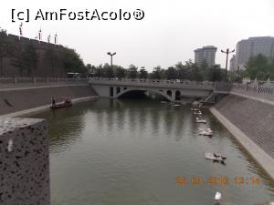 [P67] Xi’an, Zidurile Orașului împreună cu Canalul cu Apă formau o fortificație greu de cucerit, astăzi cu păsări la odihnă și barcă pentru plimbare » foto by mprofeanu
 - 
<span class="allrVoted glyphicon glyphicon-heart hidden" id="av776370"></span>
<a class="m-l-10 hidden" id="sv776370" onclick="voting_Foto_DelVot(,776370,20766)" role="button">șterge vot <span class="glyphicon glyphicon-remove"></span></a>
<a id="v9776370" class=" c-red"  onclick="voting_Foto_SetVot(776370)" role="button"><span class="glyphicon glyphicon-heart-empty"></span> <b>LIKE</b> = Votează poza</a> <img class="hidden"  id="f776370W9" src="/imagini/loader.gif" border="0" /><span class="AjErrMes hidden" id="e776370ErM"></span>