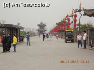 [P82] Xi’an, Zidurile Orașului, La plimbare » foto by mprofeanu
 - 
<span class="allrVoted glyphicon glyphicon-heart hidden" id="av776438"></span>
<a class="m-l-10 hidden" id="sv776438" onclick="voting_Foto_DelVot(,776438,20766)" role="button">șterge vot <span class="glyphicon glyphicon-remove"></span></a>
<a id="v9776438" class=" c-red"  onclick="voting_Foto_SetVot(776438)" role="button"><span class="glyphicon glyphicon-heart-empty"></span> <b>LIKE</b> = Votează poza</a> <img class="hidden"  id="f776438W9" src="/imagini/loader.gif" border="0" /><span class="AjErrMes hidden" id="e776438ErM"></span>