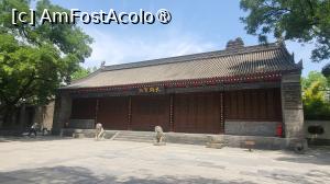 [P34] Misterul ,,repararii' a fost dezvaluit in timpul restaurarii din 1949, cand s-a descoperit ca fundatia creata de mesterii antici intelepti are forma unei bloc rotund de piatra, care este plasat in roci moi, astfel ca in momentul unui cutremur, pagoda se deplaseaza in lateral, apoi revine la pozitia initiala.  » foto by geani anto
 - 
<span class="allrVoted glyphicon glyphicon-heart hidden" id="av1504834"></span>
<a class="m-l-10 hidden" id="sv1504834" onclick="voting_Foto_DelVot(,1504834,20766)" role="button">șterge vot <span class="glyphicon glyphicon-remove"></span></a>
<a id="v91504834" class=" c-red"  onclick="voting_Foto_SetVot(1504834)" role="button"><span class="glyphicon glyphicon-heart-empty"></span> <b>LIKE</b> = Votează poza</a> <img class="hidden"  id="f1504834W9" src="/imagini/loader.gif" border="0" /><span class="AjErrMes hidden" id="e1504834ErM"></span>