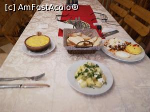 P10 [JUL-2019] Rucăr, Restaurantul Casa Rucăreană, Felurile principale