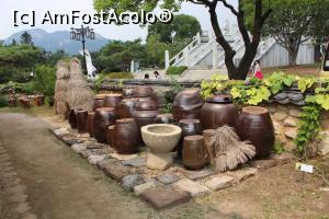 [P58] Seul, Muzeul Național de Folclor, Vase de kimchi, nelipsite în gospodăriile coreene » foto by mprofeanu
 - 
<span class="allrVoted glyphicon glyphicon-heart hidden" id="av805335"></span>
<a class="m-l-10 hidden" id="sv805335" onclick="voting_Foto_DelVot(,805335,21214)" role="button">șterge vot <span class="glyphicon glyphicon-remove"></span></a>
<a id="v9805335" class=" c-red"  onclick="voting_Foto_SetVot(805335)" role="button"><span class="glyphicon glyphicon-heart-empty"></span> <b>LIKE</b> = Votează poza</a> <img class="hidden"  id="f805335W9" src="/imagini/loader.gif" border="0" /><span class="AjErrMes hidden" id="e805335ErM"></span>