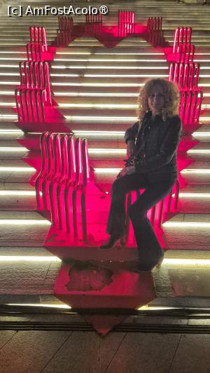 [P05] Aici au fost filmate multe drame coreene, una dintre locatiile aflate pe scari fiind vanata pentru fotografii. Intreaga fatada, cu o lungime de 220 de metri a cladirii este folosita pentru a proiecta anual un spectacol de lumini cu ocazia SeouLight.  » foto by geani anto
 - 
<span class="allrVoted glyphicon glyphicon-heart hidden" id="av1512612"></span>
<a class="m-l-10 hidden" id="sv1512612" onclick="voting_Foto_DelVot(,1512612,21214)" role="button">șterge vot <span class="glyphicon glyphicon-remove"></span></a>
<a id="v91512612" class=" c-red"  onclick="voting_Foto_SetVot(1512612)" role="button"><span class="glyphicon glyphicon-heart-empty"></span> <b>LIKE</b> = Votează poza</a> <img class="hidden"  id="f1512612W9" src="/imagini/loader.gif" border="0" /><span class="AjErrMes hidden" id="e1512612ErM"></span>