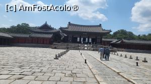 [P09] Este mai mica decat salile principale cu 2 etaje ale celorlalte palate, deoarece a fost construita initial ca locuinta a reginei. A fost insa construita deasupra unui piedestal din pietre, impregnandu-i demnitatea unei sali principale.  » foto by geani anto
 - 
<span class="allrVoted glyphicon glyphicon-heart hidden" id="av1514873"></span>
<a class="m-l-10 hidden" id="sv1514873" onclick="voting_Foto_DelVot(,1514873,21214)" role="button">șterge vot <span class="glyphicon glyphicon-remove"></span></a>
<a id="v91514873" class=" c-red"  onclick="voting_Foto_SetVot(1514873)" role="button"><span class="glyphicon glyphicon-heart-empty"></span> <b>LIKE</b> = Votează poza</a> <img class="hidden"  id="f1514873W9" src="/imagini/loader.gif" border="0" /><span class="AjErrMes hidden" id="e1514873ErM"></span>