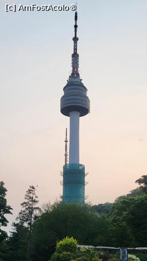[P01] Turnul N Seul este primul turn de radiodifuziune complet din Coreea care impleteste functia de transmisie si receptie a radiodifuziunii cu aceea de obiectiv turistic ce pastreaza frumusetea traditionala a Coreei. 
Asa cum turnurile de renume mondial au devenit simboluri ale tarilor sau oraselor lor, Turnul N Seul a devenit simbol al Seulului in ultimii 40 de ani. » foto by geani anto
 - 
<span class="allrVoted glyphicon glyphicon-heart hidden" id="av1518615"></span>
<a class="m-l-10 hidden" id="sv1518615" onclick="voting_Foto_DelVot(,1518615,21214)" role="button">șterge vot <span class="glyphicon glyphicon-remove"></span></a>
<a id="v91518615" class=" c-red"  onclick="voting_Foto_SetVot(1518615)" role="button"><span class="glyphicon glyphicon-heart-empty"></span> <b>LIKE</b> = Votează poza</a> <img class="hidden"  id="f1518615W9" src="/imagini/loader.gif" border="0" /><span class="AjErrMes hidden" id="e1518615ErM"></span>