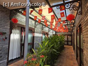 [P29] Spatel d’Annam Hotel; micul patio și ușa camerei noastre, prima pe stânga » foto by crismis
 - 
<span class="allrVoted glyphicon glyphicon-heart hidden" id="av1544596"></span>
<a class="m-l-10 hidden" id="sv1544596" onclick="voting_Foto_DelVot(,1544596,21235)" role="button">șterge vot <span class="glyphicon glyphicon-remove"></span></a>
<a id="v91544596" class=" c-red"  onclick="voting_Foto_SetVot(1544596)" role="button"><span class="glyphicon glyphicon-heart-empty"></span> <b>LIKE</b> = Votează poza</a> <img class="hidden"  id="f1544596W9" src="/imagini/loader.gif" border="0" /><span class="AjErrMes hidden" id="e1544596ErM"></span>