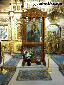 P19 [SEP-2011] Mănăstirea Negru Vodă din Câmpulung Muscel:frumoasa icoană a Maicii Domnului din fața catapetesmei din biserica domnească