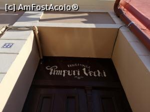 [P21] Casa Timpuri Vechi; poarta cu numele pensiunii » foto by crismis
 - 
<span class="allrVoted glyphicon glyphicon-heart hidden" id="av1137826"></span>
<a class="m-l-10 hidden" id="sv1137826" onclick="voting_Foto_DelVot(,1137826,21281)" role="button">șterge vot <span class="glyphicon glyphicon-remove"></span></a>
<a id="v91137826" class=" c-red"  onclick="voting_Foto_SetVot(1137826)" role="button"><span class="glyphicon glyphicon-heart-empty"></span> <b>LIKE</b> = Votează poza</a> <img class="hidden"  id="f1137826W9" src="/imagini/loader.gif" border="0" /><span class="AjErrMes hidden" id="e1137826ErM"></span>