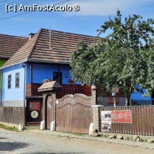 [P02] Crișeni (Kőrispatak), Harghita, Am ajuns la Muzeul Pălăriilor de Paie, la Poarta secuiască cu stâlpi din lemn sculptat » foto by mprofeanu
 - 
<span class="allrVoted glyphicon glyphicon-heart hidden" id="av1446733"></span>
<a class="m-l-10 hidden" id="sv1446733" onclick="voting_Foto_DelVot(,1446733,21335)" role="button">șterge vot <span class="glyphicon glyphicon-remove"></span></a>
<a id="v91446733" class=" c-red"  onclick="voting_Foto_SetVot(1446733)" role="button"><span class="glyphicon glyphicon-heart-empty"></span> <b>LIKE</b> = Votează poza</a> <img class="hidden"  id="f1446733W9" src="/imagini/loader.gif" border="0" /><span class="AjErrMes hidden" id="e1446733ErM"></span>