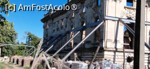 [P18] palatul Cantacuzino cu proptele » foto by Yolanda
 - 
<span class="allrVoted glyphicon glyphicon-heart hidden" id="av1543669"></span>
<a class="m-l-10 hidden" id="sv1543669" onclick="voting_Foto_DelVot(,1543669,21385)" role="button">șterge vot <span class="glyphicon glyphicon-remove"></span></a>
<a id="v91543669" class=" c-red"  onclick="voting_Foto_SetVot(1543669)" role="button"><span class="glyphicon glyphicon-heart-empty"></span> <b>LIKE</b> = Votează poza</a> <img class="hidden"  id="f1543669W9" src="/imagini/loader.gif" border="0" /><span class="AjErrMes hidden" id="e1543669ErM"></span>