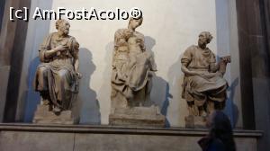 [P03] “Fecioara cu Pruncul” a lui Michelangelo si statuile Sfintilor Cosma si Damian, protectori ai familiei Medici, executate de catre 2 elevi ai lui Michelangelo, Montorsoli si Baccio da Montelupo.  » foto by miha70
 - 
<span class="allrVoted glyphicon glyphicon-heart hidden" id="av836162"></span>
<a class="m-l-10 hidden" id="sv836162" onclick="voting_Foto_DelVot(,836162,21403)" role="button">șterge vot <span class="glyphicon glyphicon-remove"></span></a>
<a id="v9836162" class=" c-red"  onclick="voting_Foto_SetVot(836162)" role="button"><span class="glyphicon glyphicon-heart-empty"></span> <b>LIKE</b> = Votează poza</a> <img class="hidden"  id="f836162W9" src="/imagini/loader.gif" border="0" /><span class="AjErrMes hidden" id="e836162ErM"></span>