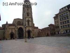 P01 [MAY-2018] Oviedo, capitala Asturiei -Catedrala San Salvador din Plaza Alphonso II ascunde Capela Sfanta, monument Unesco. 