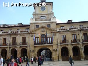 P07 [MAY-2018] Piața Constitutiei si primăria veche din Oviedo -poarta Cimadevilla. 