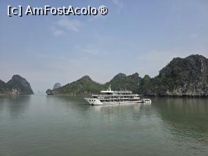 [P31] Ha Long Bay » foto by crismis
 - 
<span class="allrVoted glyphicon glyphicon-heart hidden" id="av1548397"></span>
<a class="m-l-10 hidden" id="sv1548397" onclick="voting_Foto_DelVot(,1548397,21495)" role="button">șterge vot <span class="glyphicon glyphicon-remove"></span></a>
<a id="v91548397" class=" c-red"  onclick="voting_Foto_SetVot(1548397)" role="button"><span class="glyphicon glyphicon-heart-empty"></span> <b>LIKE</b> = Votează poza</a> <img class="hidden"  id="f1548397W9" src="/imagini/loader.gif" border="0" /><span class="AjErrMes hidden" id="e1548397ErM"></span>