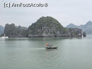 [P39] Ha Long Bay » foto by crismis
 - 
<span class="allrVoted glyphicon glyphicon-heart hidden" id="av1548405"></span>
<a class="m-l-10 hidden" id="sv1548405" onclick="voting_Foto_DelVot(,1548405,21495)" role="button">șterge vot <span class="glyphicon glyphicon-remove"></span></a>
<a id="v91548405" class=" c-red"  onclick="voting_Foto_SetVot(1548405)" role="button"><span class="glyphicon glyphicon-heart-empty"></span> <b>LIKE</b> = Votează poza</a> <img class="hidden"  id="f1548405W9" src="/imagini/loader.gif" border="0" /><span class="AjErrMes hidden" id="e1548405ErM"></span>