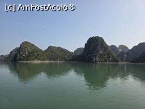 [P58] Cu caiacul în Ha Long Bay » foto by crismis
 - 
<span class="allrVoted glyphicon glyphicon-heart hidden" id="av1548424"></span>
<a class="m-l-10 hidden" id="sv1548424" onclick="voting_Foto_DelVot(,1548424,21495)" role="button">șterge vot <span class="glyphicon glyphicon-remove"></span></a>
<a id="v91548424" class=" c-red"  onclick="voting_Foto_SetVot(1548424)" role="button"><span class="glyphicon glyphicon-heart-empty"></span> <b>LIKE</b> = Votează poza</a> <img class="hidden"  id="f1548424W9" src="/imagini/loader.gif" border="0" /><span class="AjErrMes hidden" id="e1548424ErM"></span>