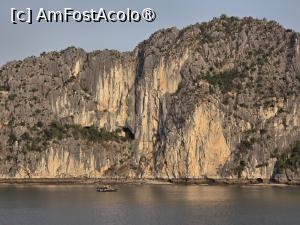 [P73] Ha long Bay » foto by crismis
 - 
<span class="allrVoted glyphicon glyphicon-heart hidden" id="av1548439"></span>
<a class="m-l-10 hidden" id="sv1548439" onclick="voting_Foto_DelVot(,1548439,21495)" role="button">șterge vot <span class="glyphicon glyphicon-remove"></span></a>
<a id="v91548439" class=" c-red"  onclick="voting_Foto_SetVot(1548439)" role="button"><span class="glyphicon glyphicon-heart-empty"></span> <b>LIKE</b> = Votează poza</a> <img class="hidden"  id="f1548439W9" src="/imagini/loader.gif" border="0" /><span class="AjErrMes hidden" id="e1548439ErM"></span>