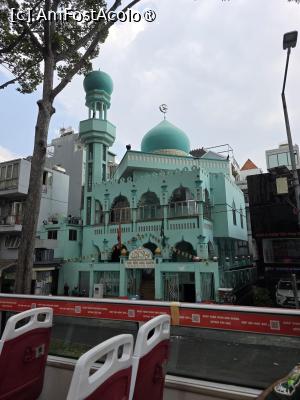 [P55] Cartierul chinezesc; o moschee » foto by crismis
 - 
<span class="allrVoted glyphicon glyphicon-heart hidden" id="av1535472"></span>
<a class="m-l-10 hidden" id="sv1535472" onclick="voting_Foto_DelVot(,1535472,21496)" role="button">șterge vot <span class="glyphicon glyphicon-remove"></span></a>
<a id="v91535472" class=" c-red"  onclick="voting_Foto_SetVot(1535472)" role="button"><span class="glyphicon glyphicon-heart-empty"></span> <b>LIKE</b> = Votează poza</a> <img class="hidden"  id="f1535472W9" src="/imagini/loader.gif" border="0" /><span class="AjErrMes hidden" id="e1535472ErM"></span>