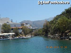 P19 [JUN-2013] Intrarea în Sissi, marea, malul stâncos cu palmieri, toate fotografiate de pe vas. 