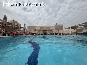[P34] Hotel Jumeira Rotana,piscina de pe acoperiș » foto by AZE
 - 
<span class="allrVoted glyphicon glyphicon-heart hidden" id="av1476423"></span>
<a class="m-l-10 hidden" id="sv1476423" onclick="voting_Foto_DelVot(,1476423,21612)" role="button">șterge vot <span class="glyphicon glyphicon-remove"></span></a>
<a id="v91476423" class=" c-red"  onclick="voting_Foto_SetVot(1476423)" role="button"><span class="glyphicon glyphicon-heart-empty"></span> <b>LIKE</b> = Votează poza</a> <img class="hidden"  id="f1476423W9" src="/imagini/loader.gif" border="0" /><span class="AjErrMes hidden" id="e1476423ErM"></span>