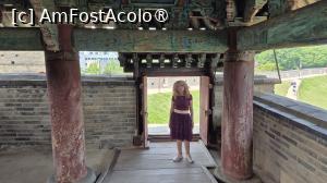 [P03] Desi este cea mai mica dintre porti, este una dintre cele mai fotografiate, deoarece poti urca in pavilionul de unde se poate admira designul acesteia. » foto by geani anto
 - 
<span class="allrVoted glyphicon glyphicon-heart hidden" id="av1518474"></span>
<a class="m-l-10 hidden" id="sv1518474" onclick="voting_Foto_DelVot(,1518474,21685)" role="button">șterge vot <span class="glyphicon glyphicon-remove"></span></a>
<a id="v91518474" class=" c-red"  onclick="voting_Foto_SetVot(1518474)" role="button"><span class="glyphicon glyphicon-heart-empty"></span> <b>LIKE</b> = Votează poza</a> <img class="hidden"  id="f1518474W9" src="/imagini/loader.gif" border="0" /><span class="AjErrMes hidden" id="e1518474ErM"></span>