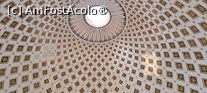 [P18] Rotunda din Mosta, vedere din balconul interior către imensa boltă a Rotundei și orificiul din înaltul său » foto by irinad
 - 
<span class="allrVoted glyphicon glyphicon-heart hidden" id="av1513970"></span>
<a class="m-l-10 hidden" id="sv1513970" onclick="voting_Foto_DelVot(,1513970,21895)" role="button">șterge vot <span class="glyphicon glyphicon-remove"></span></a>
<a id="v91513970" class=" c-red"  onclick="voting_Foto_SetVot(1513970)" role="button"><span class="glyphicon glyphicon-heart-empty"></span> <b>LIKE</b> = Votează poza</a> <img class="hidden"  id="f1513970W9" src="/imagini/loader.gif" border="0" /><span class="AjErrMes hidden" id="e1513970ErM"></span>