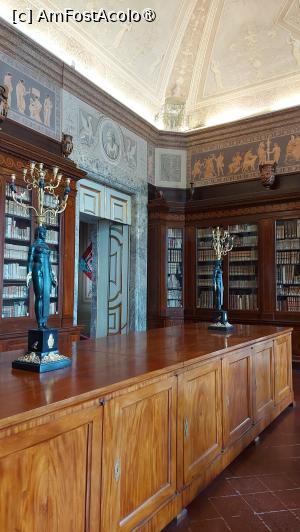 [P22] Caserta - Palatul Regal - biblioteca » foto by ANILU
 - 
<span class="allrVoted glyphicon glyphicon-heart hidden" id="av1459729"></span>
<a class="m-l-10 hidden" id="sv1459729" onclick="voting_Foto_DelVot(,1459729,21978)" role="button">șterge vot <span class="glyphicon glyphicon-remove"></span></a>
<a id="v91459729" class=" c-red"  onclick="voting_Foto_SetVot(1459729)" role="button"><span class="glyphicon glyphicon-heart-empty"></span> <b>LIKE</b> = Votează poza</a> <img class="hidden"  id="f1459729W9" src="/imagini/loader.gif" border="0" /><span class="AjErrMes hidden" id="e1459729ErM"></span>