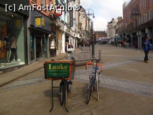 [P31] Strada comerciala in Leeds » foto by Radu Tudoran
 - 
<span class="allrVoted glyphicon glyphicon-heart hidden" id="av865090"></span>
<a class="m-l-10 hidden" id="sv865090" onclick="voting_Foto_DelVot(,865090,22074)" role="button">șterge vot <span class="glyphicon glyphicon-remove"></span></a>
<a id="v9865090" class=" c-red"  onclick="voting_Foto_SetVot(865090)" role="button"><span class="glyphicon glyphicon-heart-empty"></span> <b>LIKE</b> = Votează poza</a> <img class="hidden"  id="f865090W9" src="/imagini/loader.gif" border="0" /><span class="AjErrMes hidden" id="e865090ErM"></span>