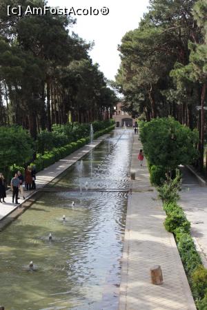 [P59] Yazd, Dolat Abad Garden, vedere de sus » foto by mprofeanu
 - 
<span class="allrVoted glyphicon glyphicon-heart hidden" id="av865305"></span>
<a class="m-l-10 hidden" id="sv865305" onclick="voting_Foto_DelVot(,865305,22077)" role="button">șterge vot <span class="glyphicon glyphicon-remove"></span></a>
<a id="v9865305" class=" c-red"  onclick="voting_Foto_SetVot(865305)" role="button"><span class="glyphicon glyphicon-heart-empty"></span> <b>LIKE</b> = Votează poza</a> <img class="hidden"  id="f865305W9" src="/imagini/loader.gif" border="0" /><span class="AjErrMes hidden" id="e865305ErM"></span>