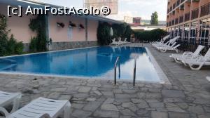 [P23] piscina 2, cea de la intrarea in hotel » foto by rocne
 - 
<span class="allrVoted glyphicon glyphicon-heart hidden" id="av1178743"></span>
<a class="m-l-10 hidden" id="sv1178743" onclick="voting_Foto_DelVot(,1178743,22103)" role="button">șterge vot <span class="glyphicon glyphicon-remove"></span></a>
<a id="v91178743" class=" c-red"  onclick="voting_Foto_SetVot(1178743)" role="button"><span class="glyphicon glyphicon-heart-empty"></span> <b>LIKE</b> = Votează poza</a> <img class="hidden"  id="f1178743W9" src="/imagini/loader.gif" border="0" /><span class="AjErrMes hidden" id="e1178743ErM"></span>