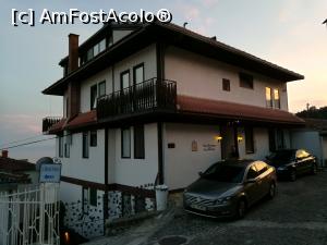 [P02] Villa Ohrid, vedere din Str. Hristo Uzunov, pe unde se și intră » foto by crismis
 - 
<span class="allrVoted glyphicon glyphicon-heart hidden" id="av879664"></span>
<a class="m-l-10 hidden" id="sv879664" onclick="voting_Foto_DelVot(,879664,22309)" role="button">șterge vot <span class="glyphicon glyphicon-remove"></span></a>
<a id="v9879664" class=" c-red"  onclick="voting_Foto_SetVot(879664)" role="button"><span class="glyphicon glyphicon-heart-empty"></span> <b>LIKE</b> = Votează poza</a> <img class="hidden"  id="f879664W9" src="/imagini/loader.gif" border="0" /><span class="AjErrMes hidden" id="e879664ErM"></span>