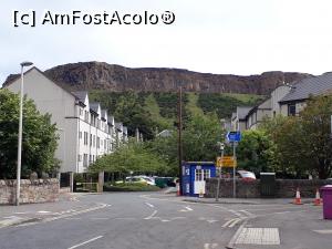 [P02] Pe langa blocul nostru. In spate Arthur's Seat, una din colinele renumite ale Edinburgh-ului.  » foto by Aurici
 - 
<span class="allrVoted glyphicon glyphicon-heart hidden" id="av905004"></span>
<a class="m-l-10 hidden" id="sv905004" onclick="voting_Foto_DelVot(,905004,22313)" role="button">șterge vot <span class="glyphicon glyphicon-remove"></span></a>
<a id="v9905004" class=" c-red"  onclick="voting_Foto_SetVot(905004)" role="button"><span class="glyphicon glyphicon-heart-empty"></span> <b>LIKE</b> = Votează poza</a> <img class="hidden"  id="f905004W9" src="/imagini/loader.gif" border="0" /><span class="AjErrMes hidden" id="e905004ErM"></span>