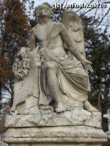 P24 [DEC-2011] Cimitirul Bellu - Monument funerar.