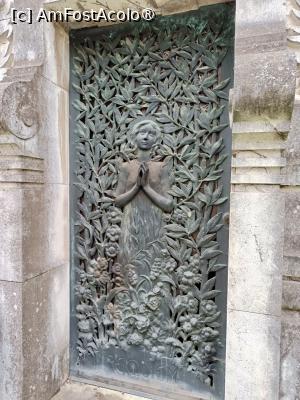 [P06] Ușă acces în capela funerară din P 04. » foto by tata123 🔱
 - 
<span class="allrVoted glyphicon glyphicon-heart hidden" id="av1531204"></span>
<a class="m-l-10 hidden" id="sv1531204" onclick="voting_Foto_DelVot(,1531204,22321)" role="button">șterge vot <span class="glyphicon glyphicon-remove"></span></a>
<a id="v91531204" class=" c-red"  onclick="voting_Foto_SetVot(1531204)" role="button"><span class="glyphicon glyphicon-heart-empty"></span> <b>LIKE</b> = Votează poza</a> <img class="hidden"  id="f1531204W9" src="/imagini/loader.gif" border="0" /><span class="AjErrMes hidden" id="e1531204ErM"></span>