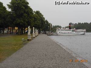 [P09] Palatul Drottningholm - Statui pe malul lacului şi ambarcaţiunea în aşteptarea amatorilor de croazieră.  » foto by iulianic
 - 
<span class="allrVoted glyphicon glyphicon-heart hidden" id="av581390"></span>
<a class="m-l-10 hidden" id="sv581390" onclick="voting_Foto_DelVot(,581390,22348)" role="button">șterge vot <span class="glyphicon glyphicon-remove"></span></a>
<a id="v9581390" class=" c-red"  onclick="voting_Foto_SetVot(581390)" role="button"><span class="glyphicon glyphicon-heart-empty"></span> <b>LIKE</b> = Votează poza</a> <img class="hidden"  id="f581390W9" src="/imagini/loader.gif" border="0" /><span class="AjErrMes hidden" id="e581390ErM"></span>