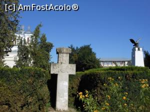 [P10] Oltenița - Biserica Eroilor cu un Monument al eroilor din Primul Război Mondial și un Cimitir al eroilor cu Mormântul Eroului Necunoscut. » foto by iulianic
 - 
<span class="allrVoted glyphicon glyphicon-heart hidden" id="av1252337"></span>
<a class="m-l-10 hidden" id="sv1252337" onclick="voting_Foto_DelVot(,1252337,22428)" role="button">șterge vot <span class="glyphicon glyphicon-remove"></span></a>
<a id="v91252337" class=" c-red"  onclick="voting_Foto_SetVot(1252337)" role="button"><span class="glyphicon glyphicon-heart-empty"></span> <b>LIKE</b> = Votează poza</a> <img class="hidden"  id="f1252337W9" src="/imagini/loader.gif" border="0" /><span class="AjErrMes hidden" id="e1252337ErM"></span>