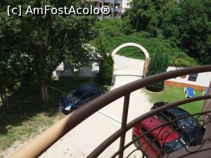 [P01] Balconul camerei+parcarea care noaptea se inchide » foto by Ambré
 - 
<span class="allrVoted glyphicon glyphicon-heart hidden" id="av989618"></span>
<a class="m-l-10 hidden" id="sv989618" onclick="voting_Foto_DelVot(,989618,22549)" role="button">șterge vot <span class="glyphicon glyphicon-remove"></span></a>
<a id="v9989618" class=" c-red"  onclick="voting_Foto_SetVot(989618)" role="button"><span class="glyphicon glyphicon-heart-empty"></span> <b>LIKE</b> = Votează poza</a> <img class="hidden"  id="f989618W9" src="/imagini/loader.gif" border="0" /><span class="AjErrMes hidden" id="e989618ErM"></span>