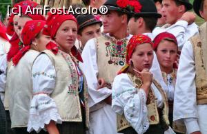 [P10] Tineri ceangăi din echipa câştigătoare a festivalului culinar, aşteptând să urce pe scenă (2013)  » foto by Lucien
 - 
<span class="allrVoted glyphicon glyphicon-heart hidden" id="av729347"></span>
<a class="m-l-10 hidden" id="sv729347" onclick="voting_Foto_DelVot(,729347,22696)" role="button">șterge vot <span class="glyphicon glyphicon-remove"></span></a>
<a id="v9729347" class=" c-red"  onclick="voting_Foto_SetVot(729347)" role="button"><span class="glyphicon glyphicon-heart-empty"></span> <b>LIKE</b> = Votează poza</a> <img class="hidden"  id="f729347W9" src="/imagini/loader.gif" border="0" /><span class="AjErrMes hidden" id="e729347ErM"></span>