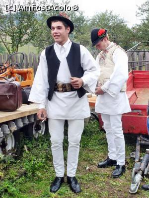 [P03] Tineri ceangăi participanţi la festival şi îmbrăcaţi în costume populare (2013)  » foto by Lucien
 - 
<span class="allrVoted glyphicon glyphicon-heart hidden" id="av729340"></span>
<a class="m-l-10 hidden" id="sv729340" onclick="voting_Foto_DelVot(,729340,22696)" role="button">șterge vot <span class="glyphicon glyphicon-remove"></span></a>
<a id="v9729340" class=" c-red"  onclick="voting_Foto_SetVot(729340)" role="button"><span class="glyphicon glyphicon-heart-empty"></span> <b>LIKE</b> = Votează poza</a> <img class="hidden"  id="f729340W9" src="/imagini/loader.gif" border="0" /><span class="AjErrMes hidden" id="e729340ErM"></span>