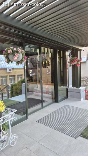 [P05] Hotel Belfort - intrarea » foto by ANILU
 - 
<span class="allrVoted glyphicon glyphicon-heart hidden" id="av1541946"></span>
<a class="m-l-10 hidden" id="sv1541946" onclick="voting_Foto_DelVot(,1541946,22780)" role="button">șterge vot <span class="glyphicon glyphicon-remove"></span></a>
<a id="v91541946" class=" c-red"  onclick="voting_Foto_SetVot(1541946)" role="button"><span class="glyphicon glyphicon-heart-empty"></span> <b>LIKE</b> = Votează poza</a> <img class="hidden"  id="f1541946W9" src="/imagini/loader.gif" border="0" /><span class="AjErrMes hidden" id="e1541946ErM"></span>