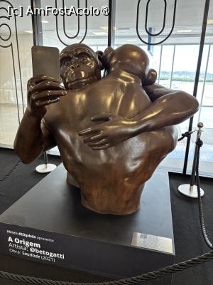 [P12] O sculptură interesantă pe aeroportul din Rio » foto by AZE
 - 
<span class="allrVoted glyphicon glyphicon-heart hidden" id="av1522910"></span>
<a class="m-l-10 hidden" id="sv1522910" onclick="voting_Foto_DelVot(,1522910,22921)" role="button">șterge vot <span class="glyphicon glyphicon-remove"></span></a>
<a id="v91522910" class=" c-red"  onclick="voting_Foto_SetVot(1522910)" role="button"><span class="glyphicon glyphicon-heart-empty"></span> <b>LIKE</b> = Votează poza</a> <img class="hidden"  id="f1522910W9" src="/imagini/loader.gif" border="0" /><span class="AjErrMes hidden" id="e1522910ErM"></span>