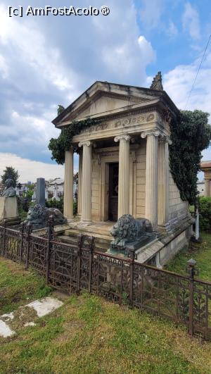 [P10] Cavoul familiei Mihail, Cimitirul Ungureni, Craiova » foto by vlado2
 - 
<span class="allrVoted glyphicon glyphicon-heart hidden" id="av1525293"></span>
<a class="m-l-10 hidden" id="sv1525293" onclick="voting_Foto_DelVot(,1525293,22988)" role="button">șterge vot <span class="glyphicon glyphicon-remove"></span></a>
<a id="v91525293" class=" c-red"  onclick="voting_Foto_SetVot(1525293)" role="button"><span class="glyphicon glyphicon-heart-empty"></span> <b>LIKE</b> = Votează poza</a> <img class="hidden"  id="f1525293W9" src="/imagini/loader.gif" border="0" /><span class="AjErrMes hidden" id="e1525293ErM"></span>