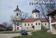 [P05] Biserica veche, ctitorie voievodală, refăcută la începutul secolului al XIX-lea...  » foto by Ovidiu istorie
 - 
<span class="allrVoted glyphicon glyphicon-heart hidden" id="av420214"></span>
<a class="m-l-10 hidden" id="sv420214" onclick="voting_Foto_DelVot(,420214,23070)" role="button">șterge vot <span class="glyphicon glyphicon-remove"></span></a>
<a id="v9420214" class=" c-red"  onclick="voting_Foto_SetVot(420214)" role="button"><span class="glyphicon glyphicon-heart-empty"></span> <b>LIKE</b> = Votează poza</a> <img class="hidden"  id="f420214W9" src="/imagini/loader.gif" border="0" /><span class="AjErrMes hidden" id="e420214ErM"></span>