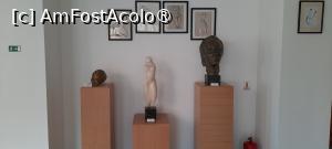 [P18] Bârlad, Pavilionul Expozițional „Marcel Guguianu”, Portret „Eminescu” și Masca „Eminescu” creații Marcel Guguianu » foto by mprofeanu
 - 
<span class="allrVoted glyphicon glyphicon-heart hidden" id="av1477867"></span>
<a class="m-l-10 hidden" id="sv1477867" onclick="voting_Foto_DelVot(,1477867,23117)" role="button">șterge vot <span class="glyphicon glyphicon-remove"></span></a>
<a id="v91477867" class=" c-red"  onclick="voting_Foto_SetVot(1477867)" role="button"><span class="glyphicon glyphicon-heart-empty"></span> <b>LIKE</b> = Votează poza</a> <img class="hidden"  id="f1477867W9" src="/imagini/loader.gif" border="0" /><span class="AjErrMes hidden" id="e1477867ErM"></span>