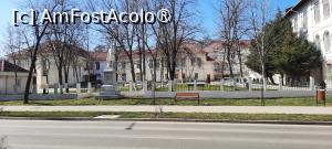 [P03] Bârlad, Casa de copii școlari și  Statuia „Neculai Roșca Codreanu” vizavi de Apartament Elena, cazarea noastră » foto by mprofeanu
 - 
<span class="allrVoted glyphicon glyphicon-heart hidden" id="av1477852"></span>
<a class="m-l-10 hidden" id="sv1477852" onclick="voting_Foto_DelVot(,1477852,23117)" role="button">șterge vot <span class="glyphicon glyphicon-remove"></span></a>
<a id="v91477852" class=" c-red"  onclick="voting_Foto_SetVot(1477852)" role="button"><span class="glyphicon glyphicon-heart-empty"></span> <b>LIKE</b> = Votează poza</a> <img class="hidden"  id="f1477852W9" src="/imagini/loader.gif" border="0" /><span class="AjErrMes hidden" id="e1477852ErM"></span>